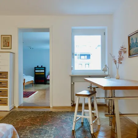 Stilvolle Altbauwohnung Beim Lindentor *