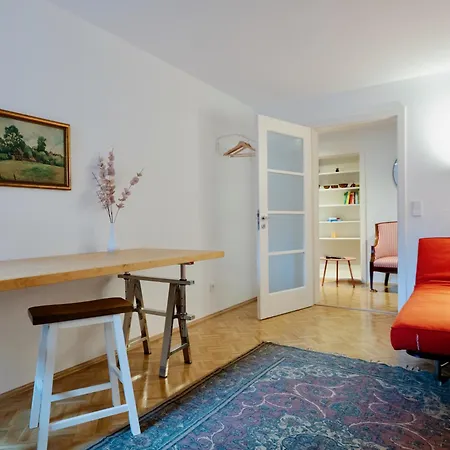 Stilvolle Altbauwohnung Beim Lindentor