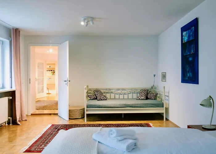 Stilvolle Altbauwohnung Beim Lindentor Lägenhet